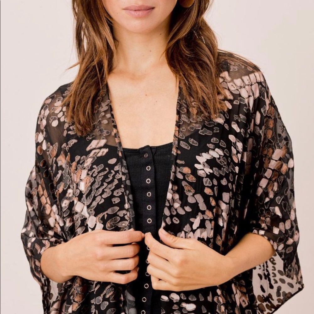 ➡️HALF OFF! ONLY 1 LEFT!✨NEW With Tags✨Malin Boho Chic Kimono, by Lovestitch